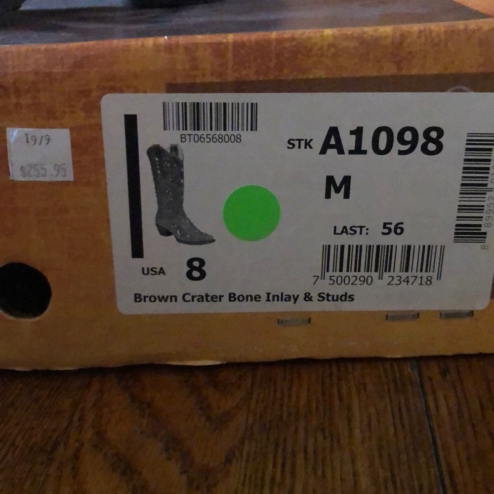 Corral Boots; Brown Crater Bone Inlay & Studs - Picture 4 of 5